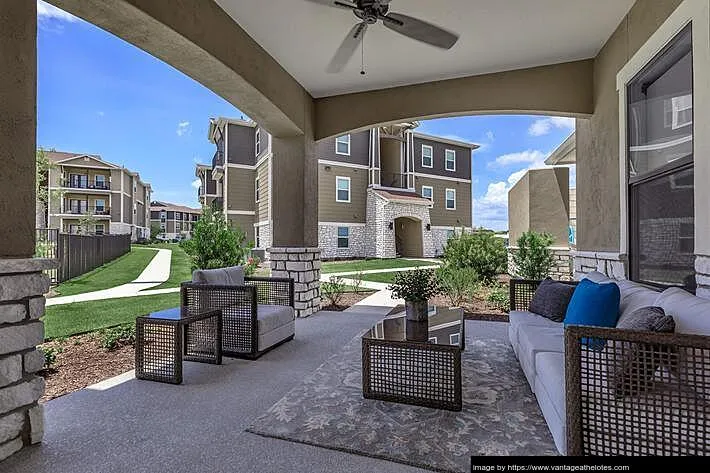 Vantage at Helotes - Photo 33 of 147